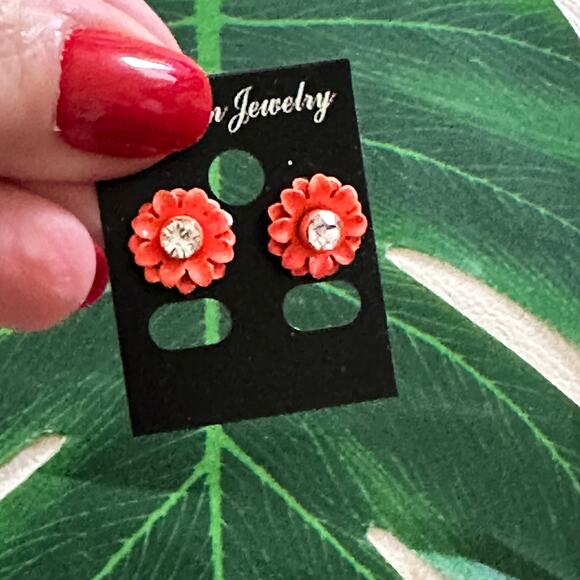 BOGO FREE RED FLORAL
CRYSTAL POST EARRINGS - Picture 5 of 5